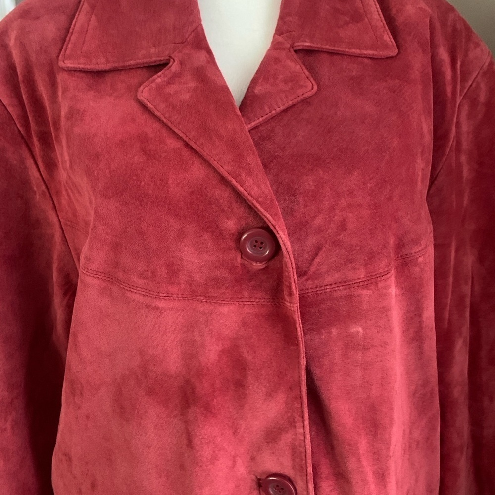 Large Leather Elegant Red Women's Jacket P2P 22 - Picture 4 of 7